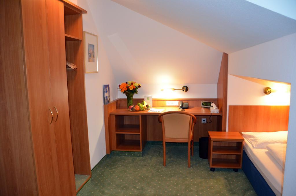 Hotel Haus Am Park 바트 홈부르크 포어 데어 회에 외부 사진
