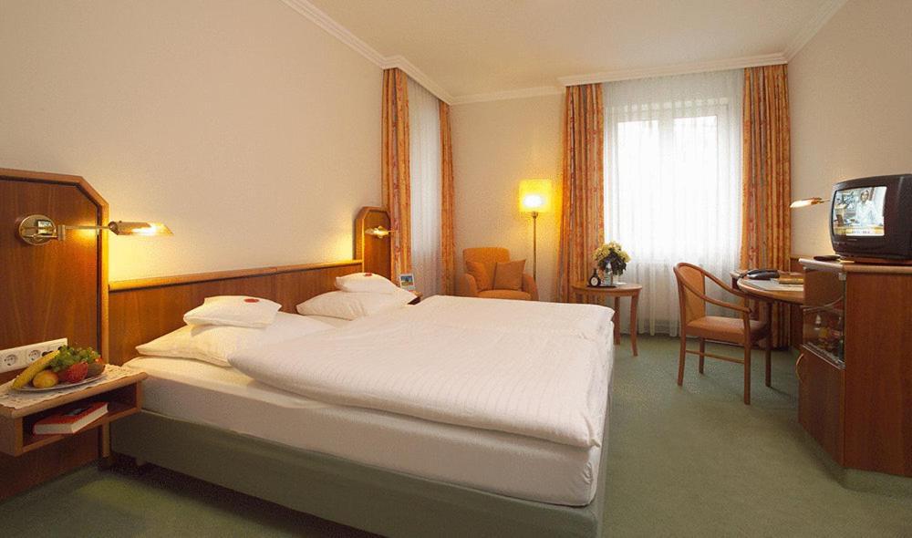 Hotel Haus Am Park 바트 홈부르크 포어 데어 회에 객실 사진